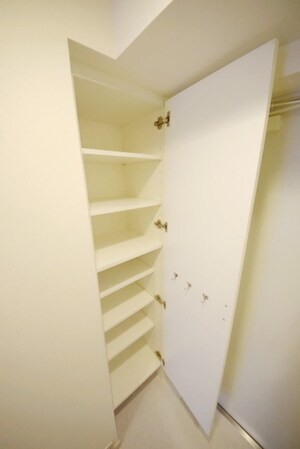 ライジングプレイス綾瀬三番館の物件内観写真